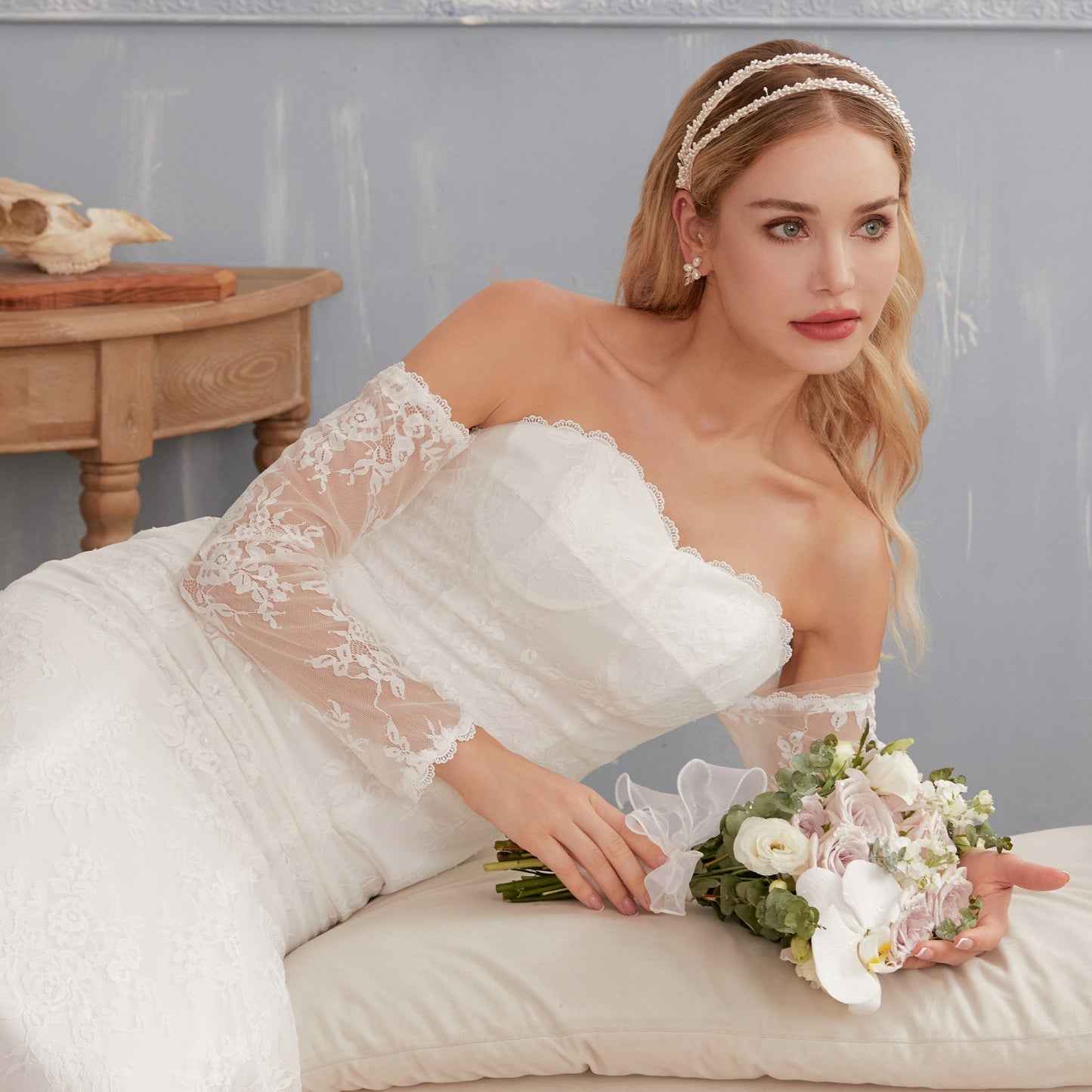 Stunning Baby's Breath-inspired wedding headband. Featuring two rows of delicate faux pearls resembling Baby's Breath flowers, this stunning bridal accessory adds a touch of magic to your wedding look.