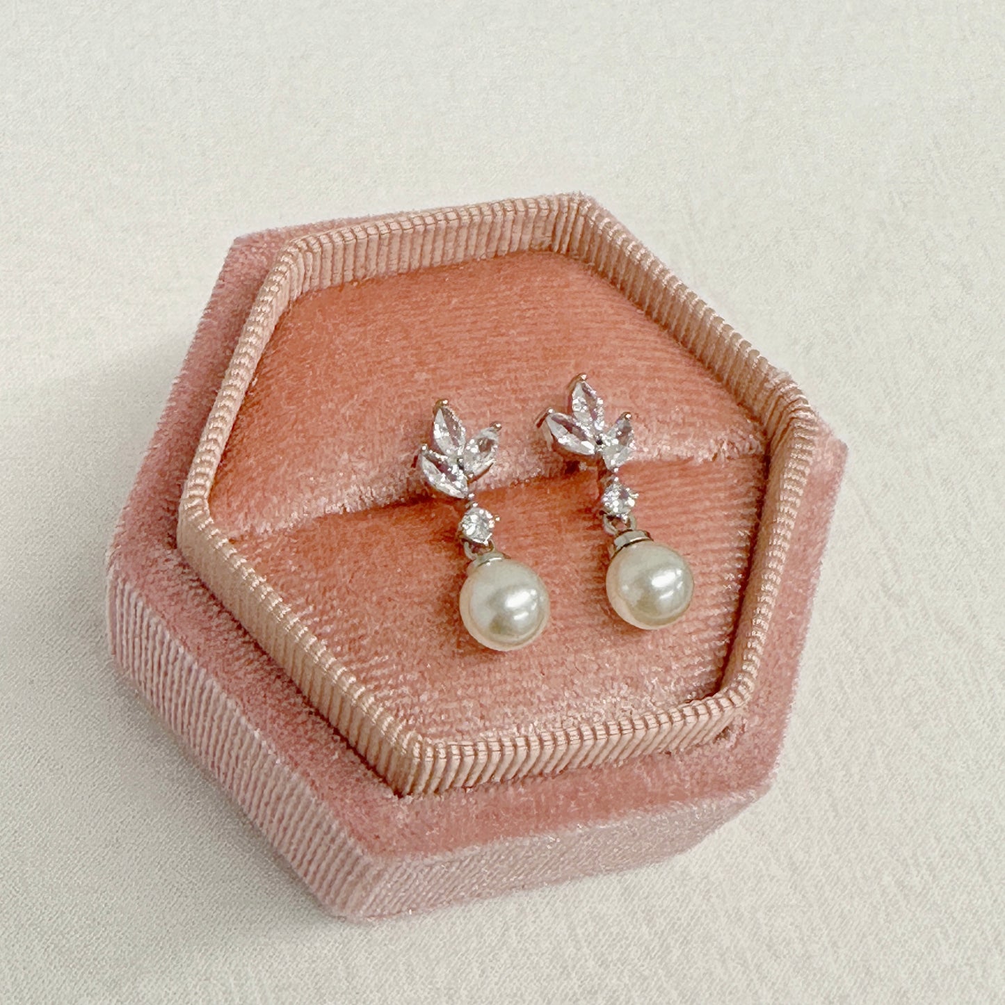 ANGELINA丨Bridal Crystal Earrings with Pearl Drop