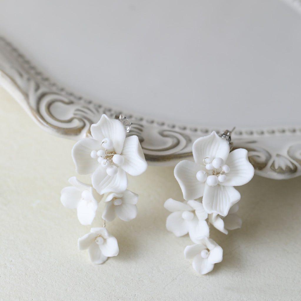 Set aus 3 Braut-Haarnadeln mit Blumenmuster aus zarten Perlen und Porzellan