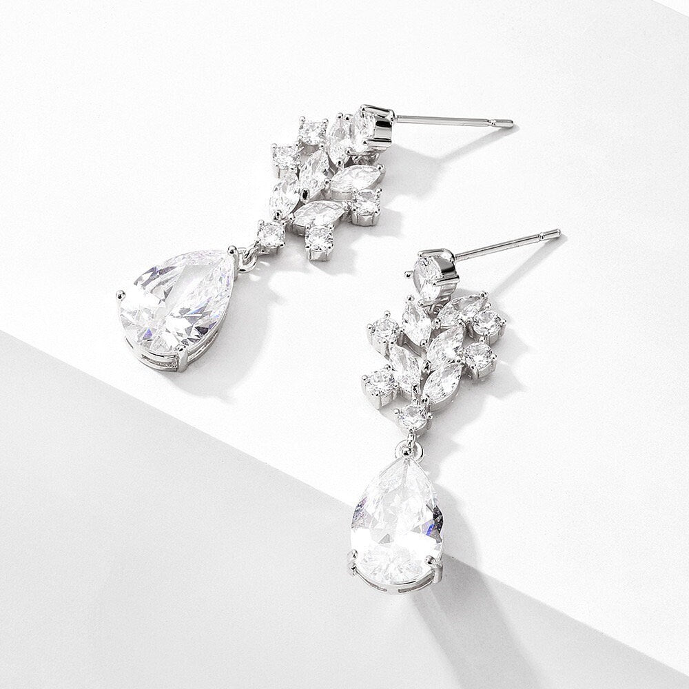 Tropfenförmige Kristall-Brautohrringe