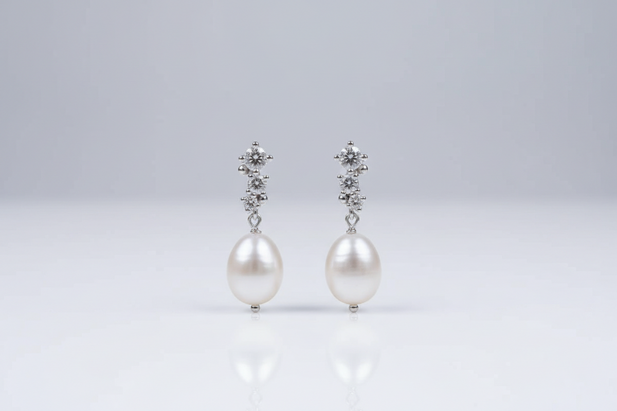 Pearl and diamond accent detail - vintage minimalist earrings