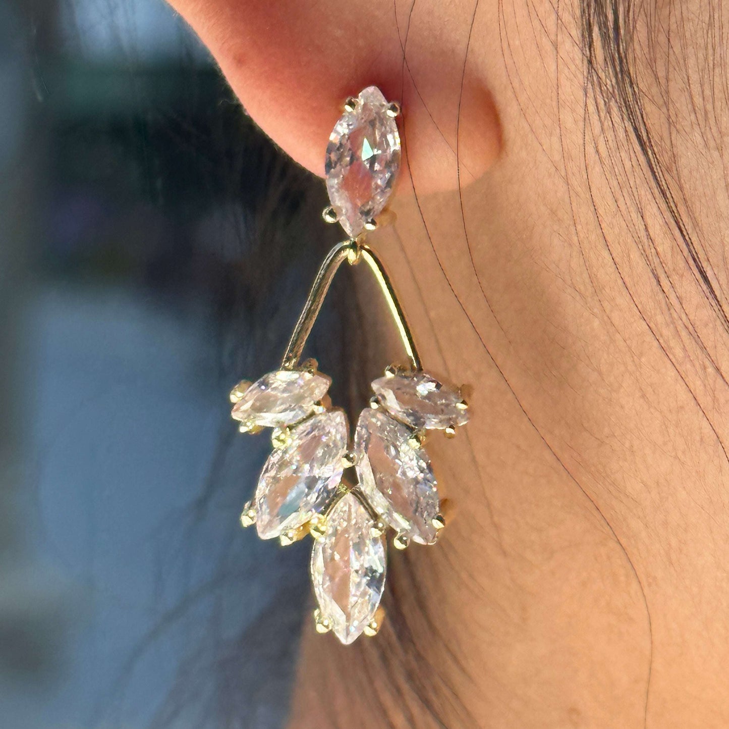 AMALIE丨Sophisticated Crystal Drop Earrings