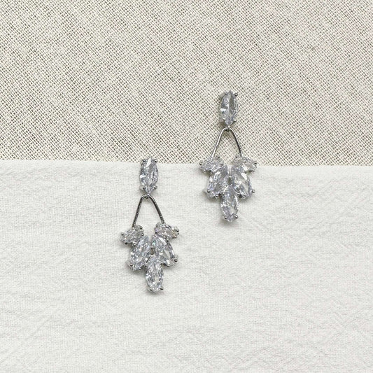 AMALIE丨Sophisticated Crystal Drop Earrings