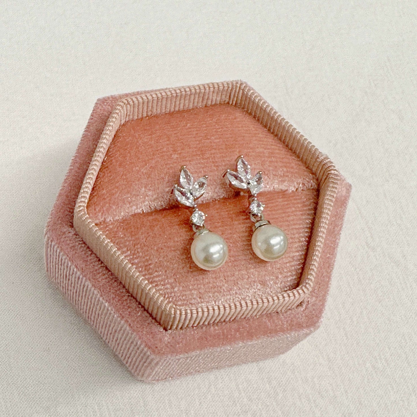 ANGELINA丨Bridal Crystal Earrings with Pearl Drop