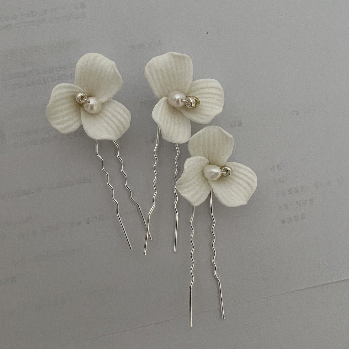 MADELEINE丨 Flowers and Pearl Wedding Hair Comb and Hairpin Set