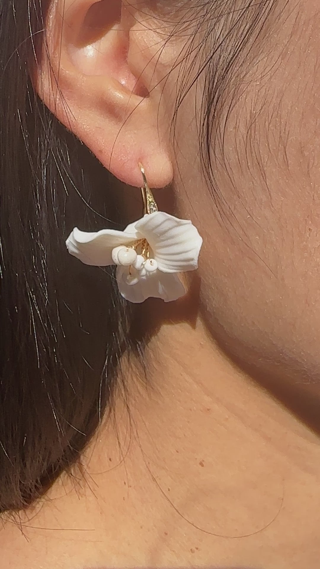 Delicate White Flower Bridal Earrings